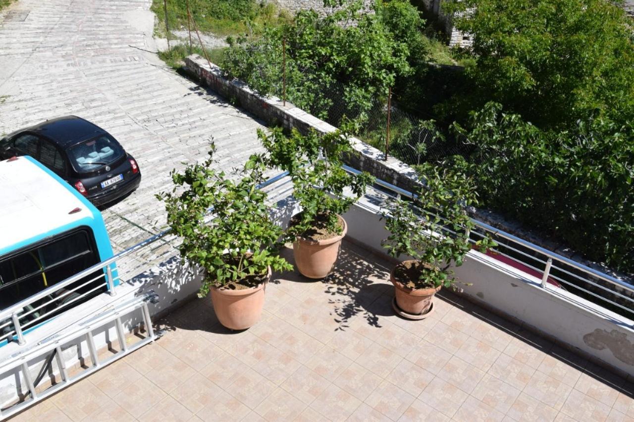 Hotel Brahimi Gjirokaster Bagian luar foto