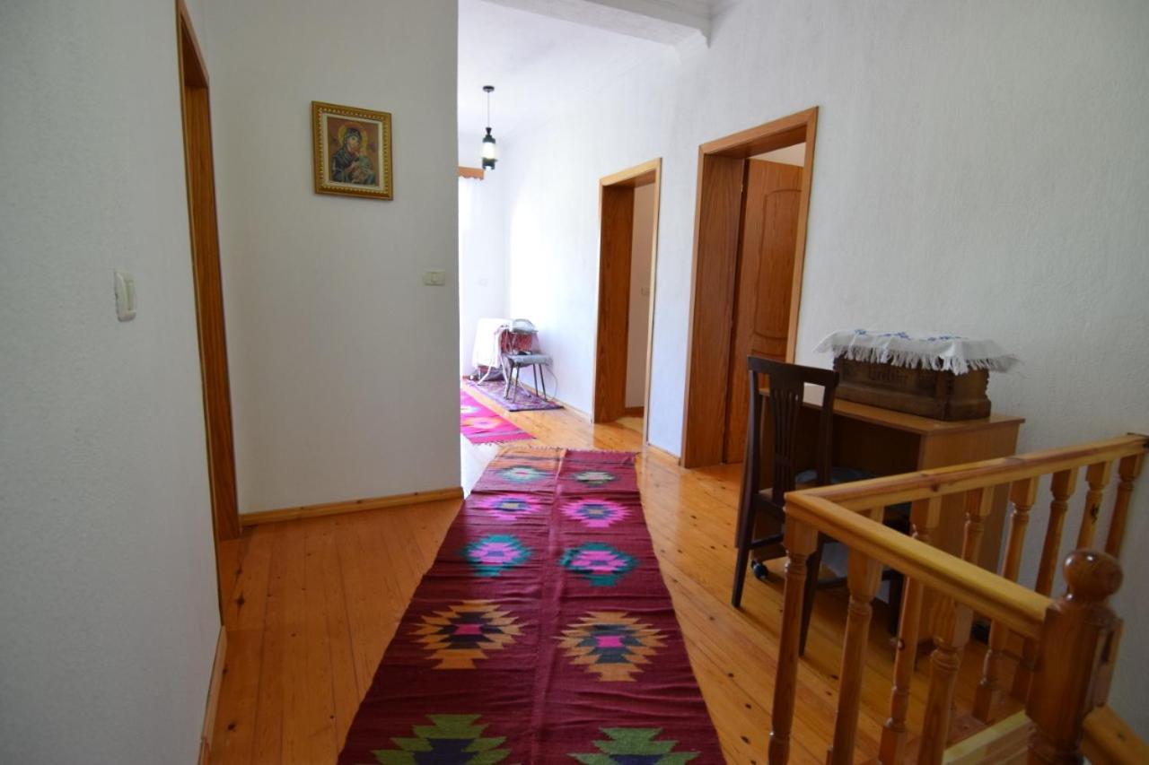 Hotel Brahimi Gjirokaster Bagian luar foto