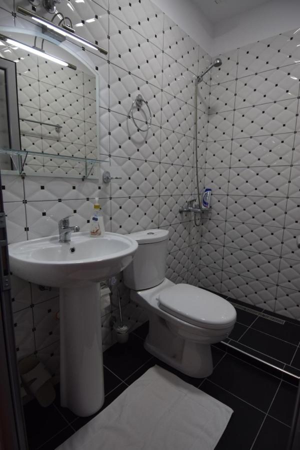 Hotel Brahimi Gjirokaster Bagian luar foto