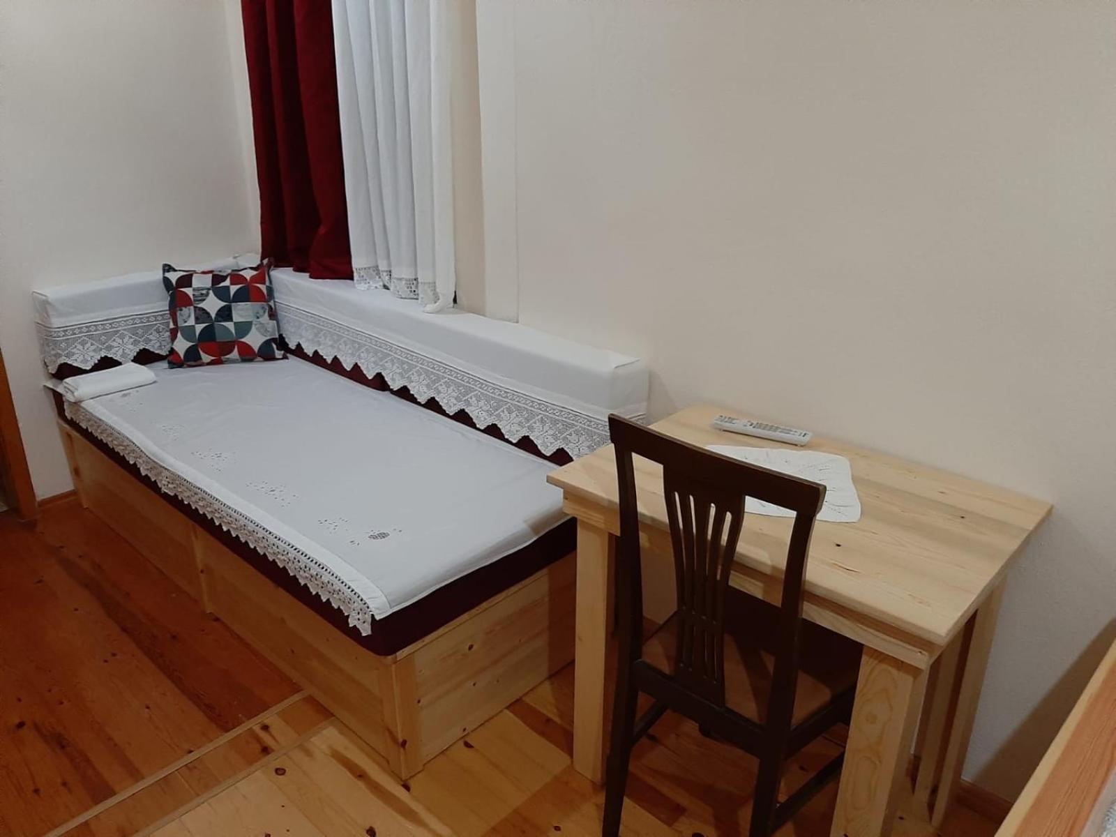 Hotel Brahimi Gjirokaster Bagian luar foto